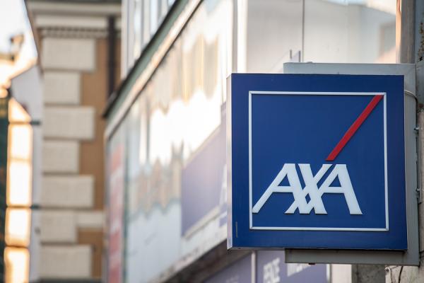 logo AXA visiace na budove